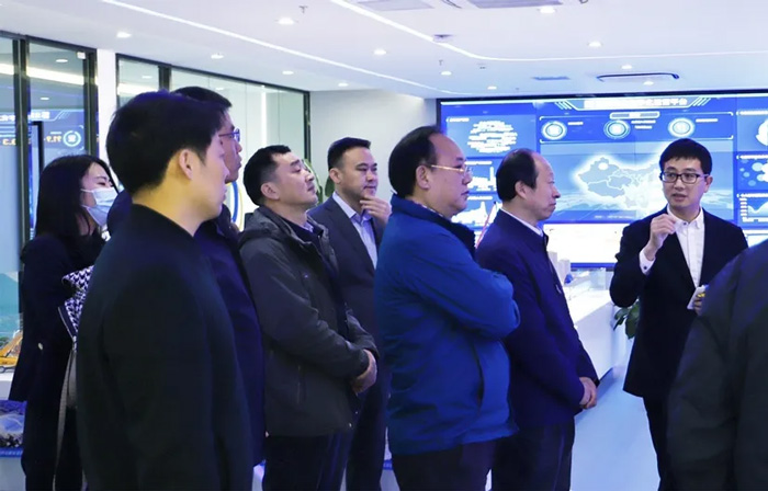 江苏省发改委副主任林康调研星空(中国)官方发展情况-3.jpg